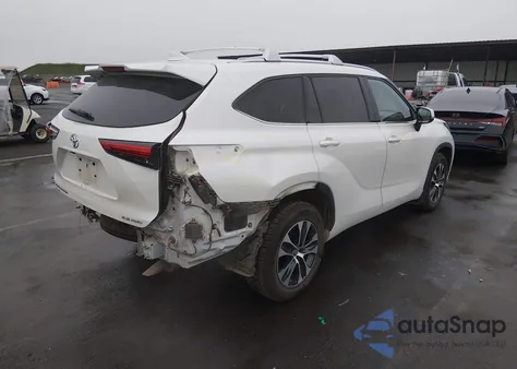 2021 Toyota Highlander Xle z USA, uszkodzony, nr VIN 5TDHZRBH9MS547187
